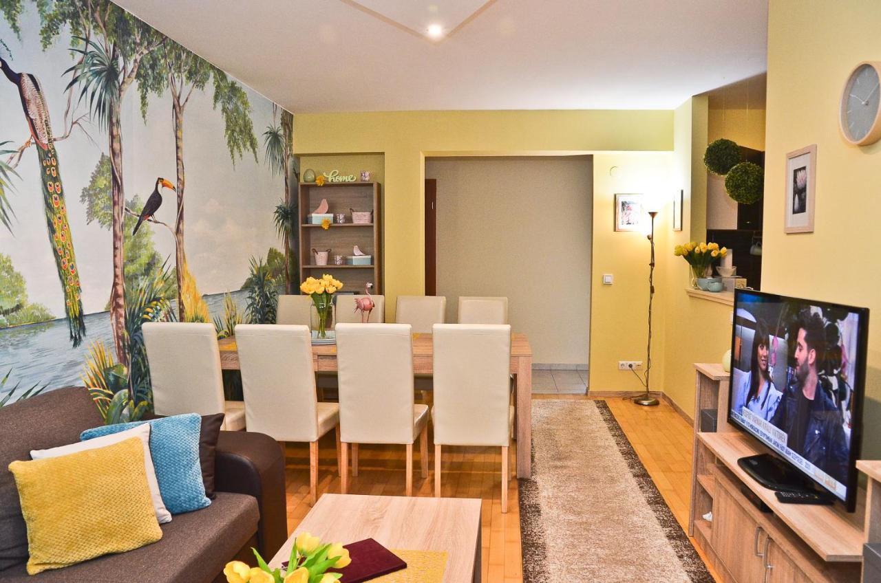 Happy Apartman Hajduszoboszlo Exterior photo